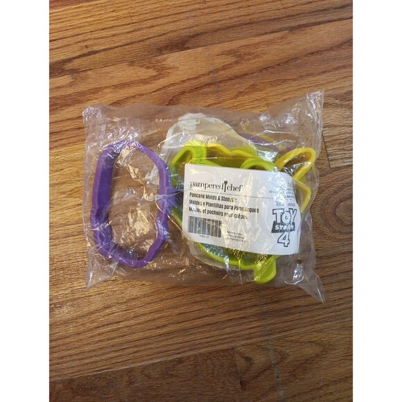 NEW!‎ Pampered Chef Toy Story Pancake Mold And Stencils! - Picture 1 of 3